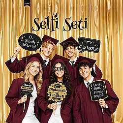 Fun Graduation Themed Selfie Set and Photo Booth Props - Kikajoy